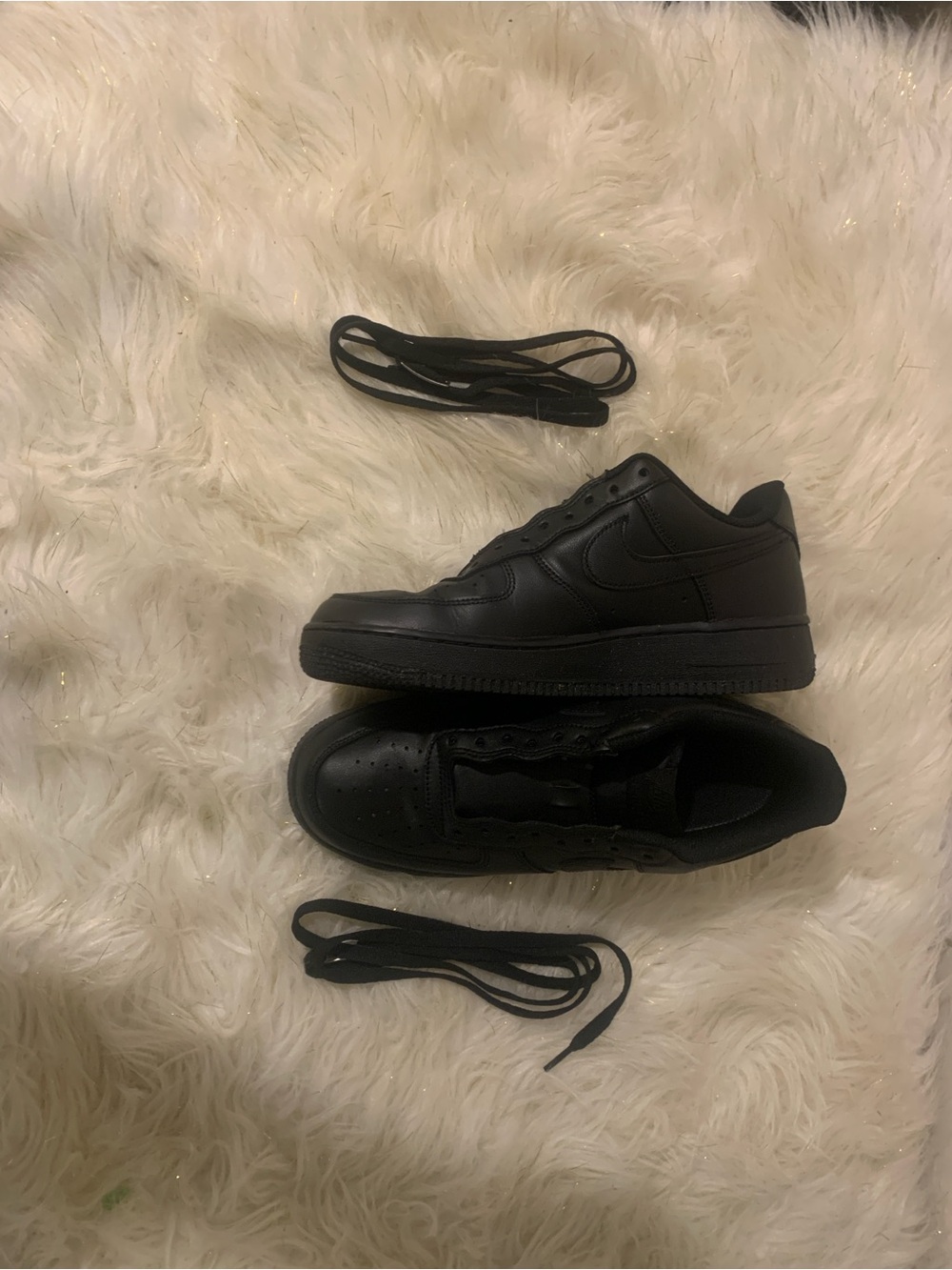 Nike Kids Black Low-Top Sneakers with Extra Laces